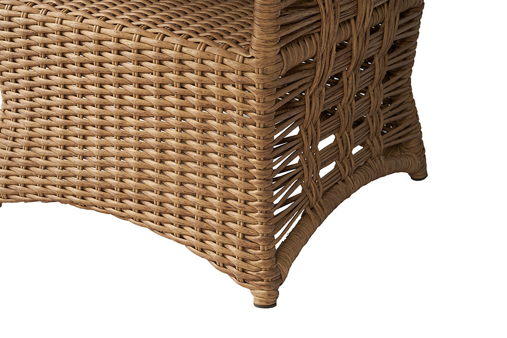 Magnolia 48" Round Umbrella Dining Table