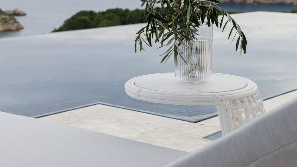 Skyline Design Dynasty Auxiliary Table with Glass