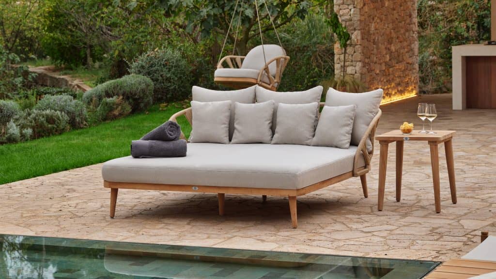 Skyline Design Krabi Daybed with Sunbrella Cushion
