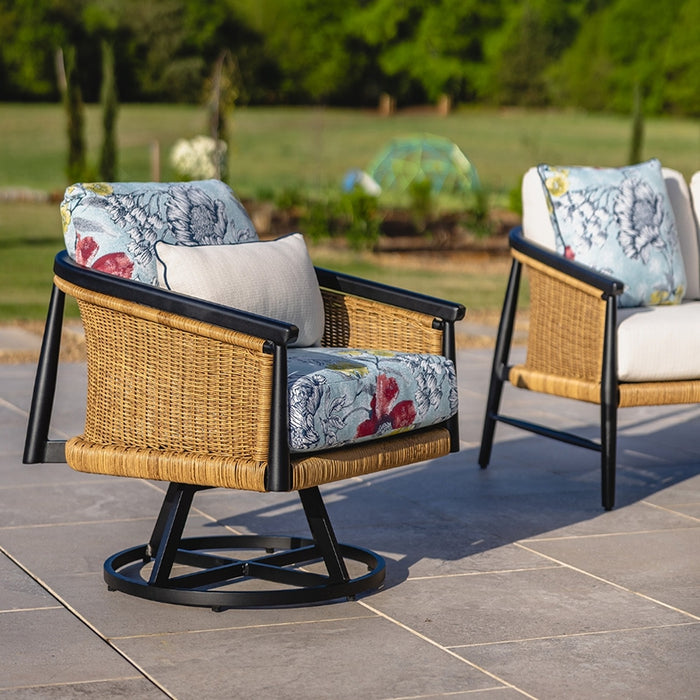 Lloyd Flanders Galloway Swivel Lounge Chair