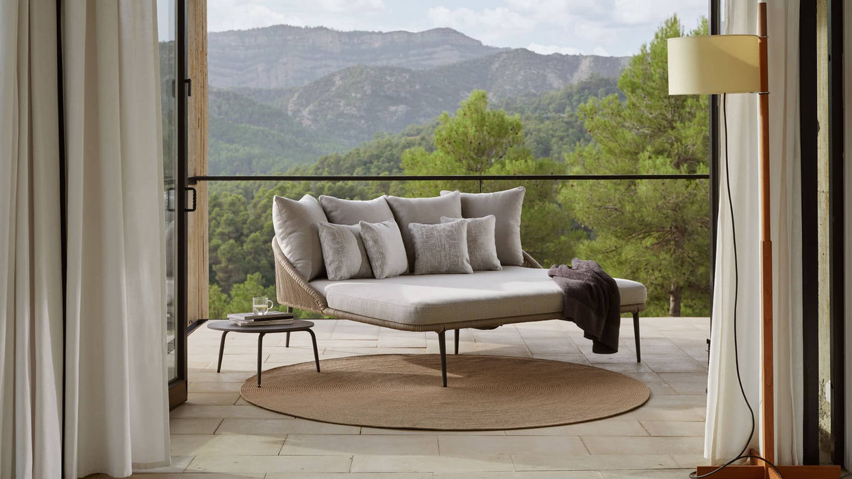 Skyline Design Rodona Daybed with Sunbrella Cushion