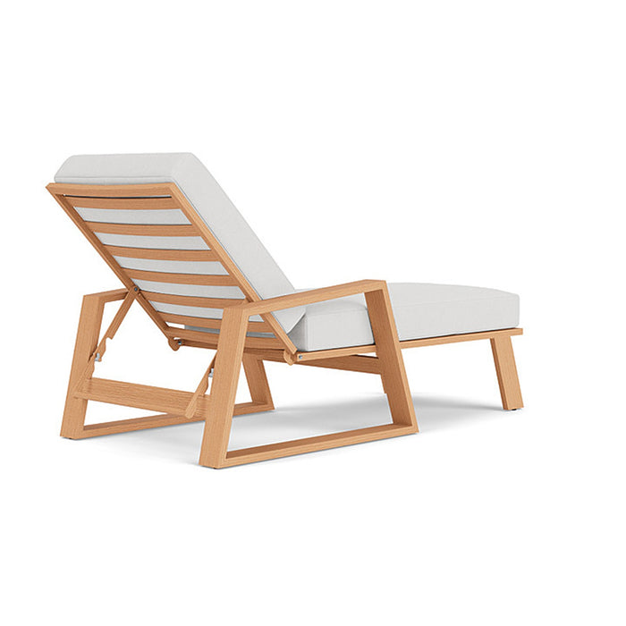 Lloyd Flanders Pursuit Pool Chaise in Toffee Cream Finish