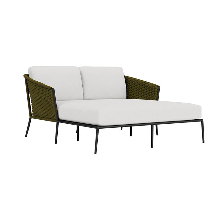 Lloyd Flanders Escape Daybed