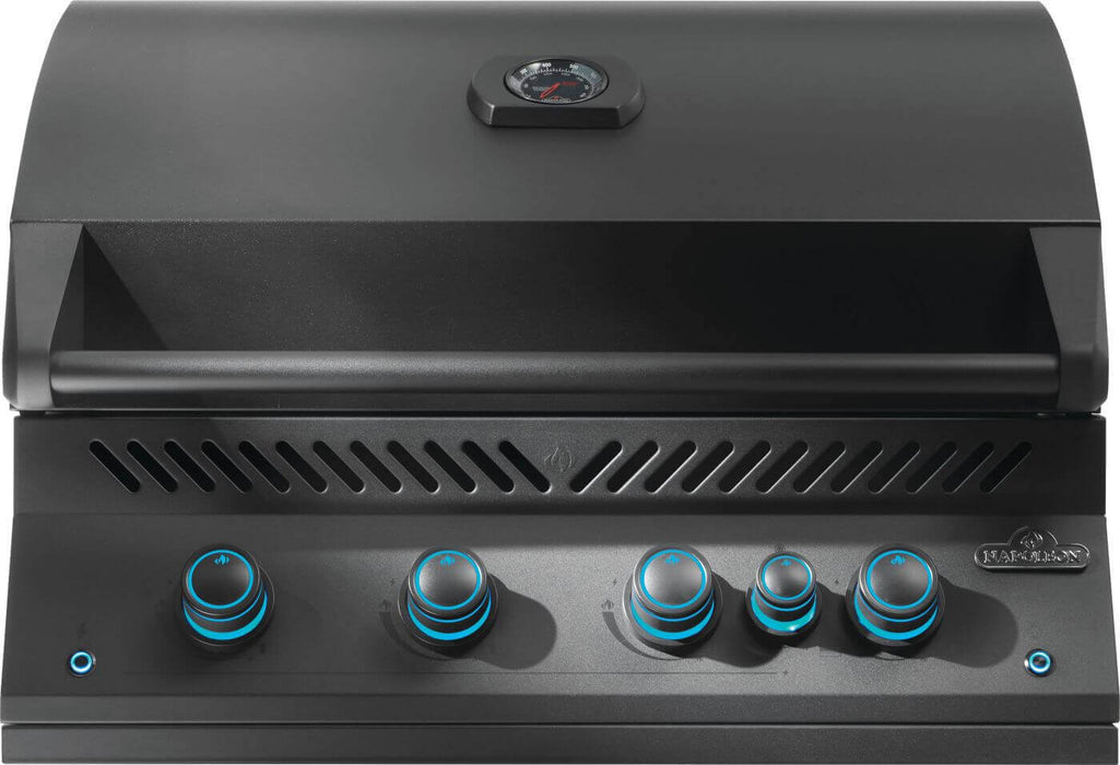 Built-In 700 Series 32 in matte black, front view