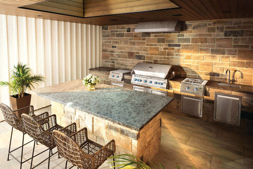 Built-In 700 Series 44 in a covered outdoor kitchen with bar seating
