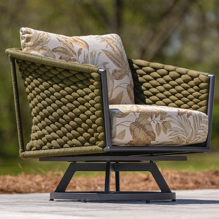 Lloyd Flanders Escape Swivel Lounge Chair