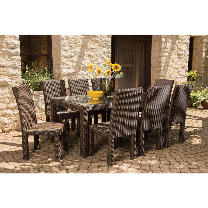 Lloyd Flanders Mesa dining set on a patio
