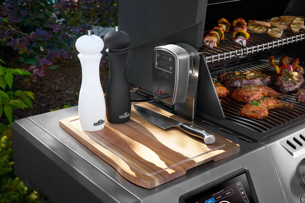 Prestige PRO 500 side shelf with cutting board and grilled food