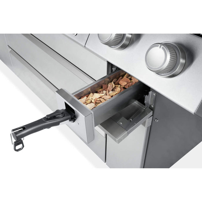 Built-in electric smoker box with wood chips