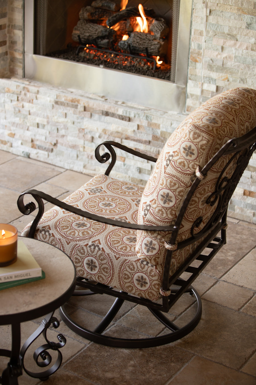 San Cristobal Swivel Rocker