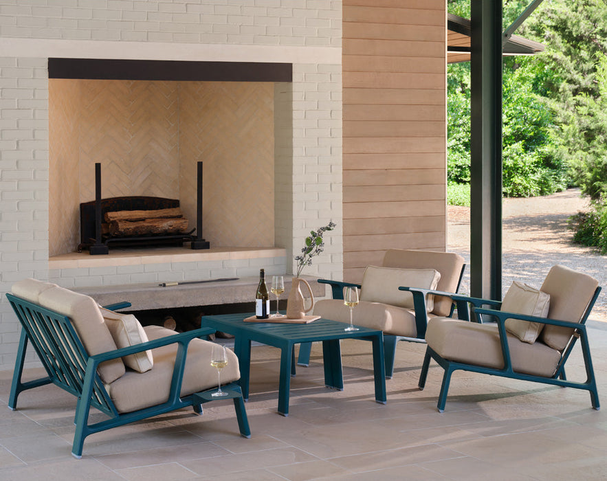 Woodard Elevation RHF Side Tray Table