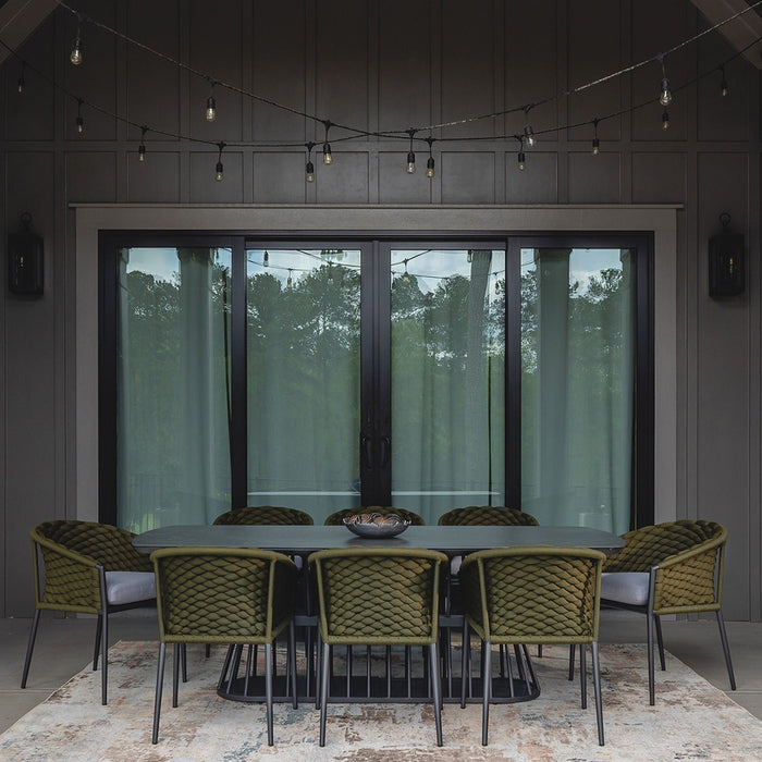 Lloyd Flanders Escape dining set on a patio