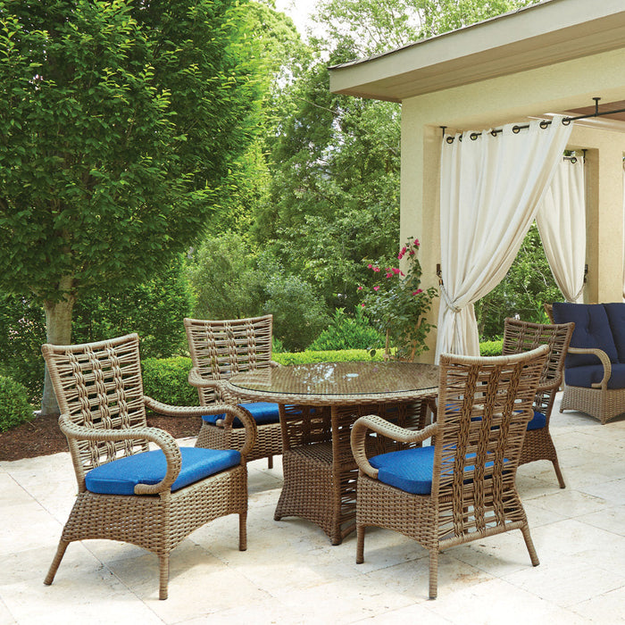 Lloyd Flanders Magnolia dining set on a patio
