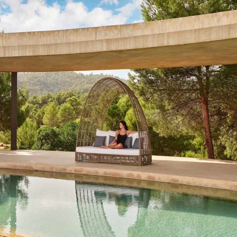 Ruby Daybed