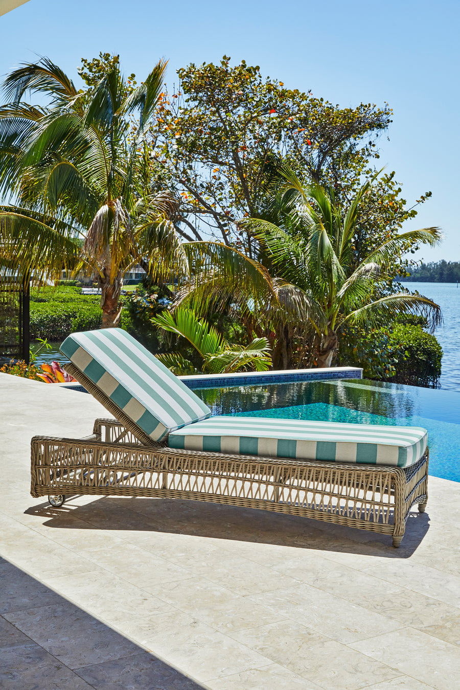 Mackinac Chaise