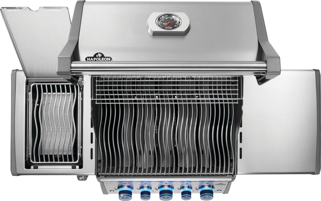 Rogue PRO-S 425 from above with the SIZZLE ZONE side burner open