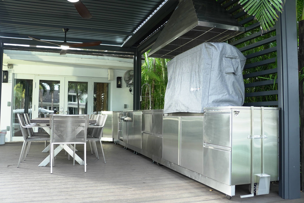 Tagwood COVE05 cover in an outdoor kitchen