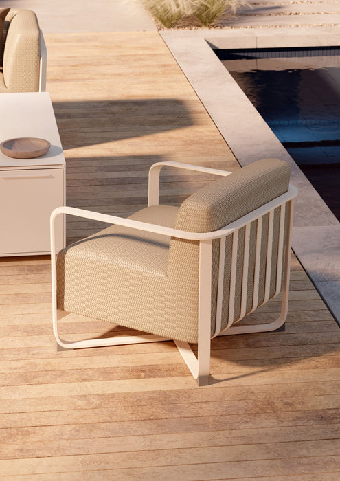 Close-up of the Woodard Juno woven seat and Oyster frame
