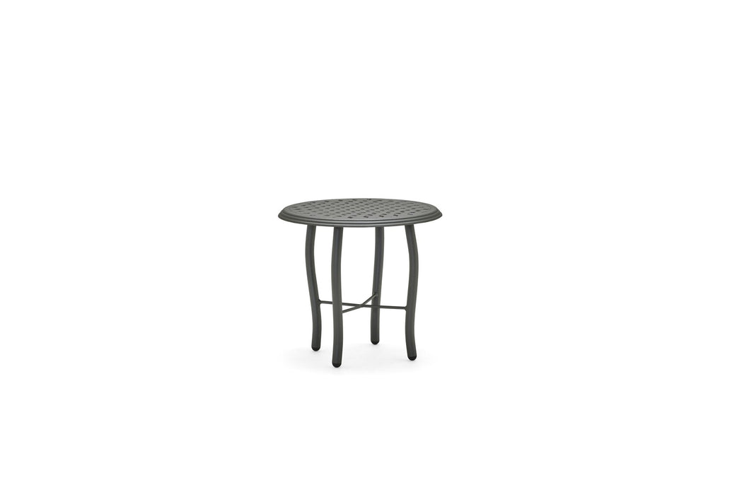 Woodard Thatch Top Tribeca Base 22" round side table in a lighter finish